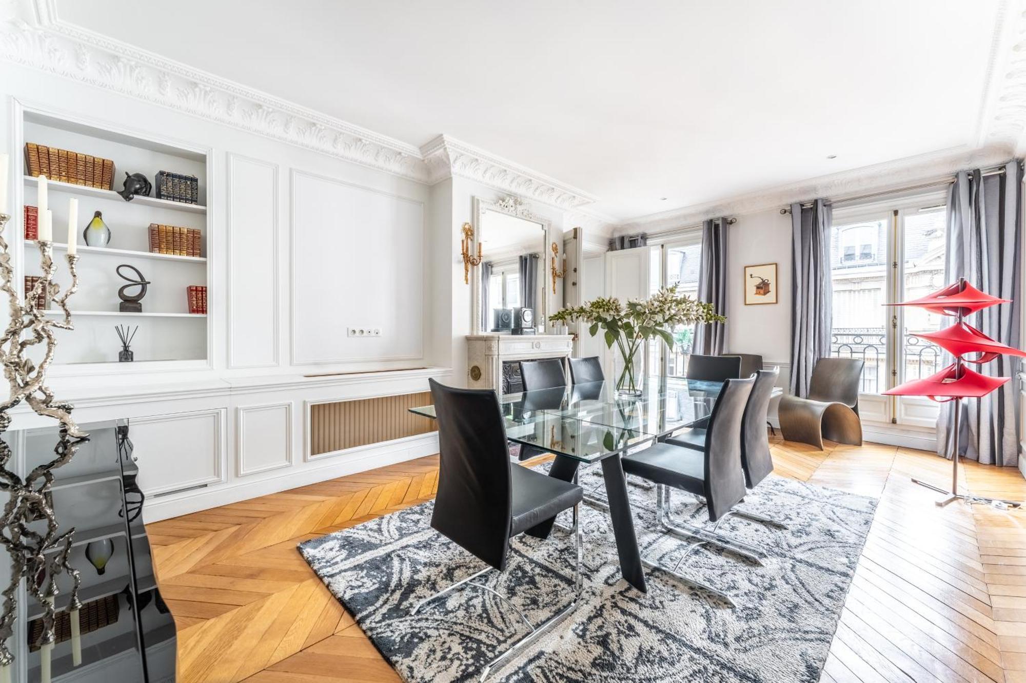 Luxury Living Georges V Apartment Paris